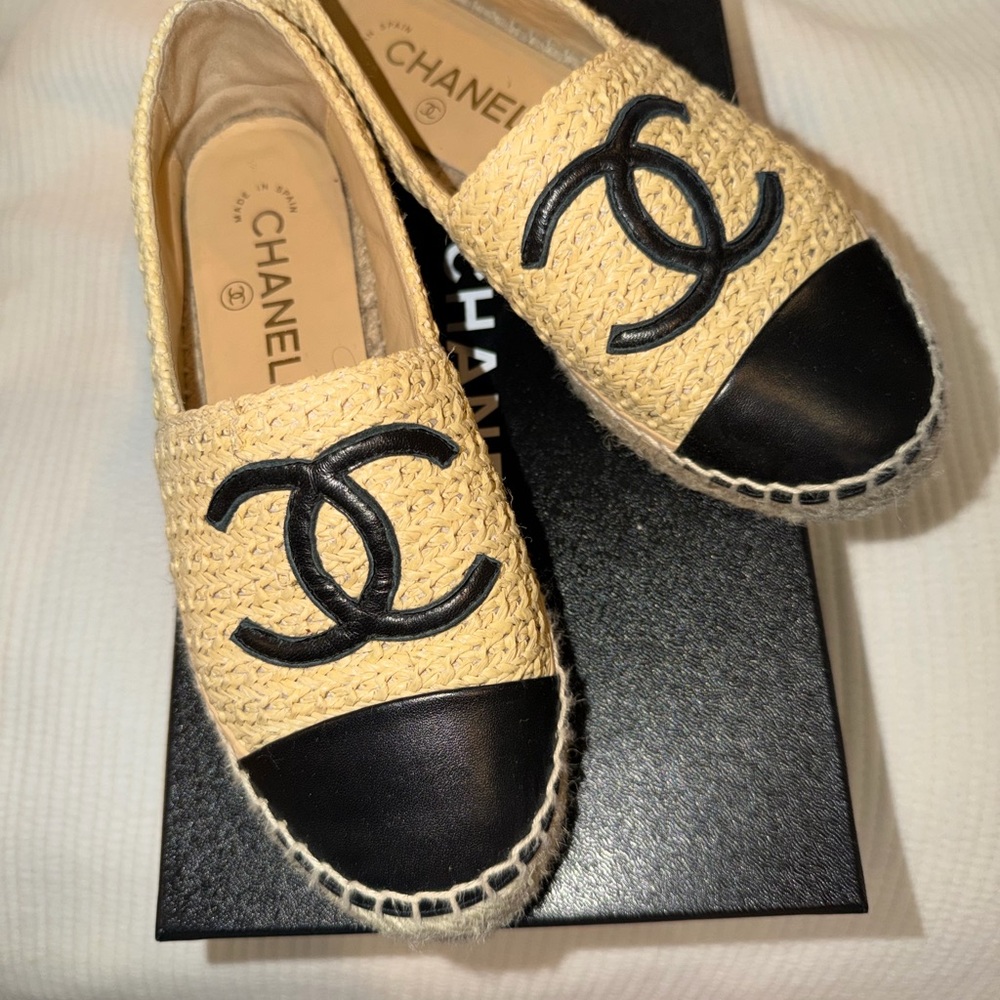CHANEL Beige and Black Sole Espadrilles